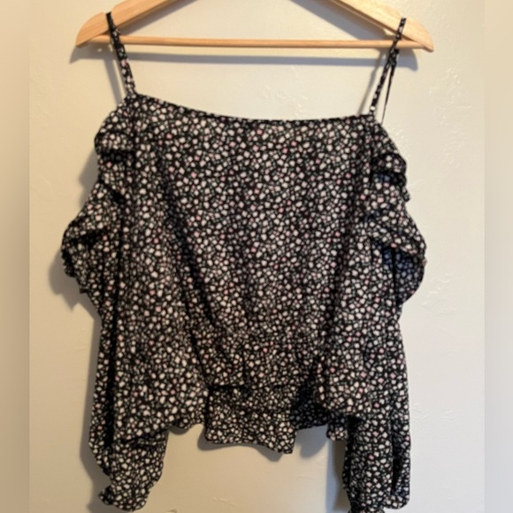 H&M Black and White Ruffled Blouse with Flutter Sleeves - Picture 10 of 10